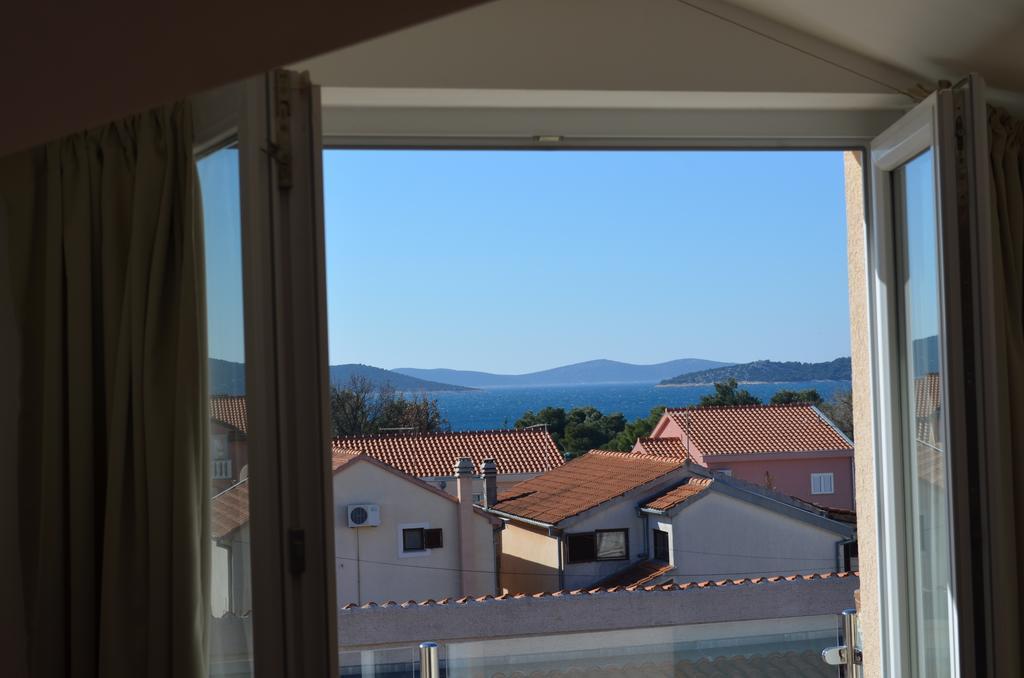 Viktoria Lodge Bed&Breakfast Vodice Rom bilde